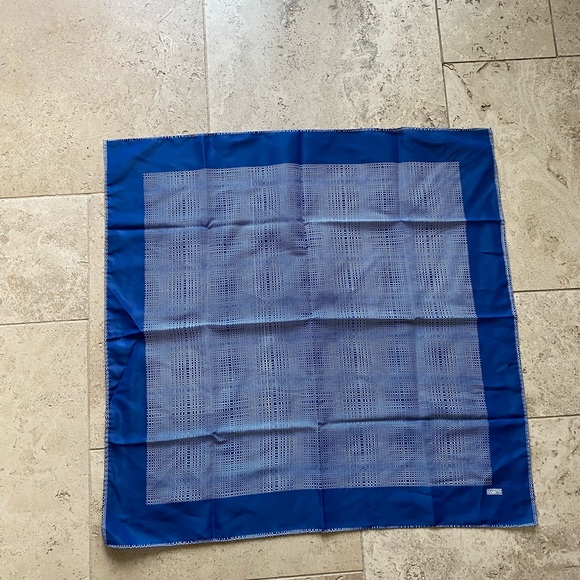 Vintage Robinson Golluber square scarf geometrical print royal blue & white - Picture 5 of 5